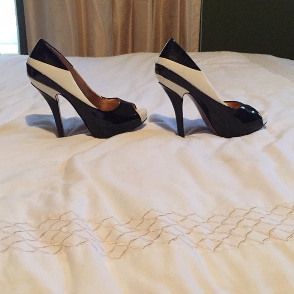 Open toe heels - Picture 3 of 3